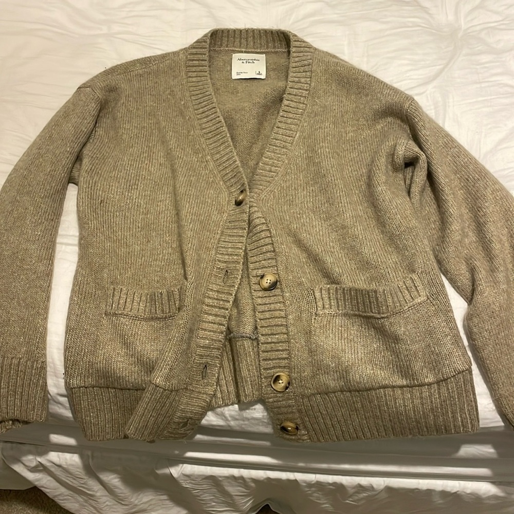 Abercrombie knit cardigan size small